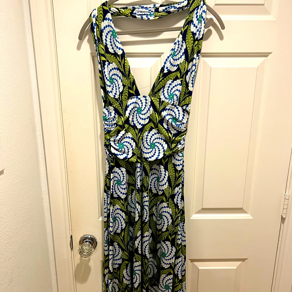 Beautiful halter dress!